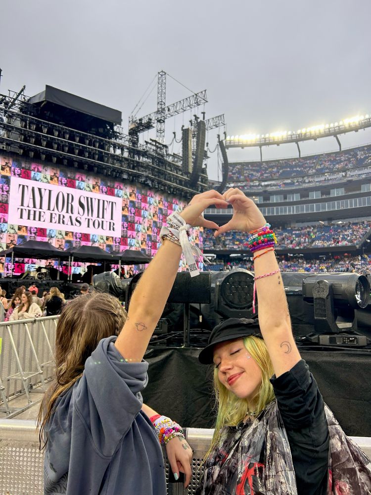 taylor tattoo with my sister♥️