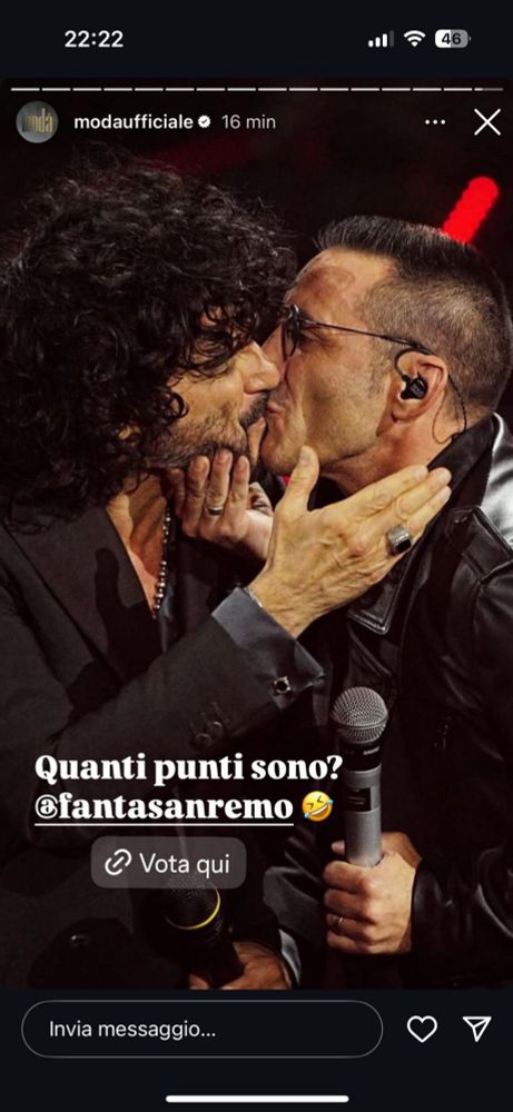 kekko dei modà e francesco renga si baciano per fare punti al fantasanremo