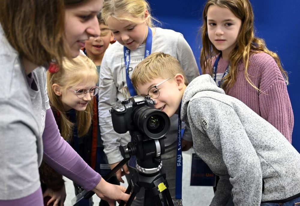 Aus „nutzlosem Kram“ wird Bildung: FAU KinderUni sammelt für den Nachwuchs