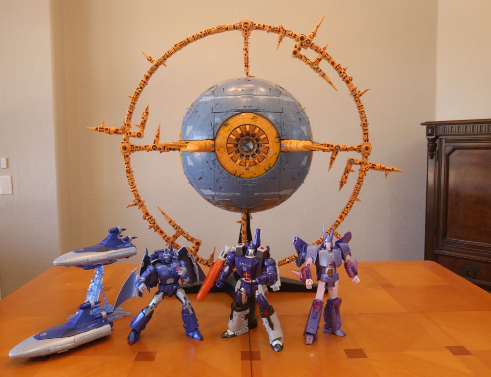 Masterpiece 1986 Transformers Movie Decepticons along with HasLab Unicron. All the bots are Fans Toys releases: Scourge (FT-61 Inquisitor), Galvatron (FT-16M Sovereign), Cyclonus (FT-29T Quietus). Unicron has Toyhax labels applied that really help his maw and rings pop.