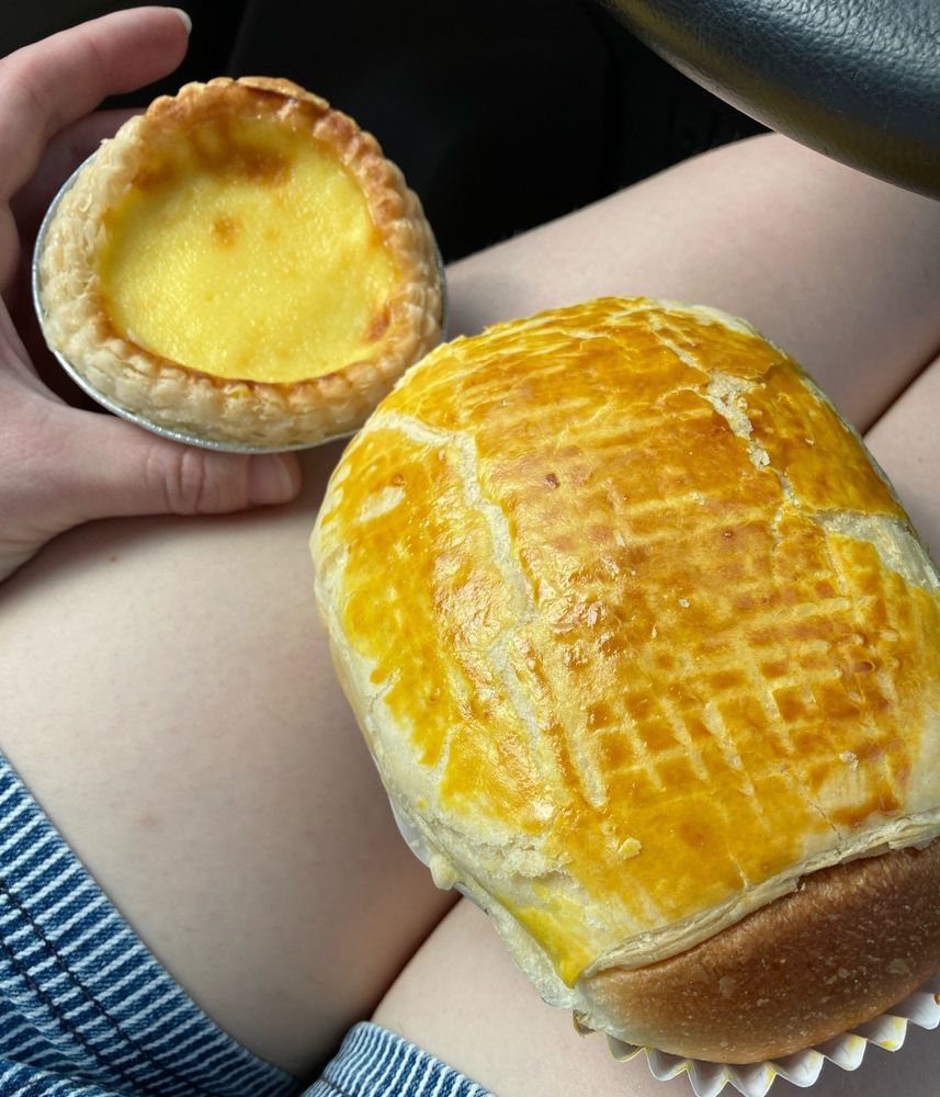 Egg tart and curry bun!
