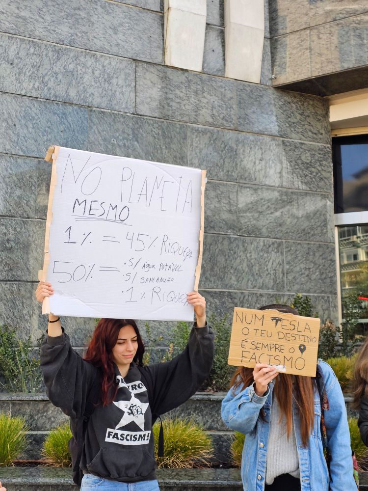 Protest against Musk and Tesla.
