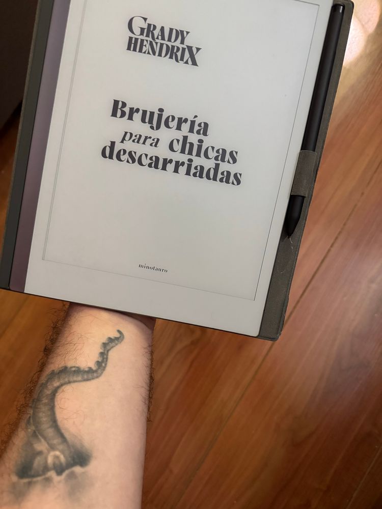 Brujería para chicas descarriadas, de
Grady Hendrix, en mi RemarKable 2 (LISTO PARA LEER) 📖 