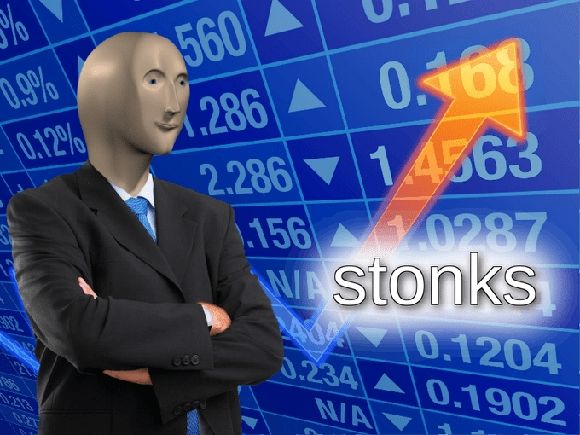 Meme "stonks" un homme en costume devant un écran de chiffres genre la bourse, et une flèche qui monte