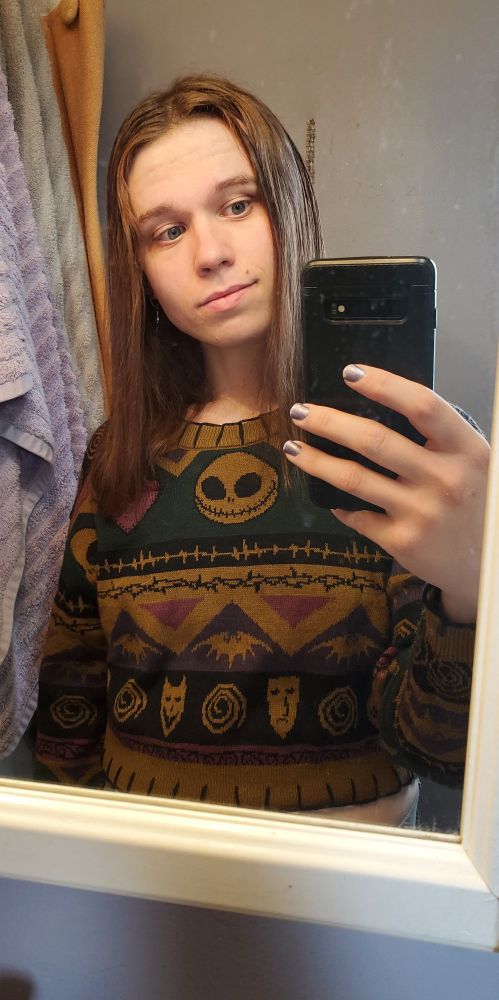 Runescape player posts rare selfie of herself