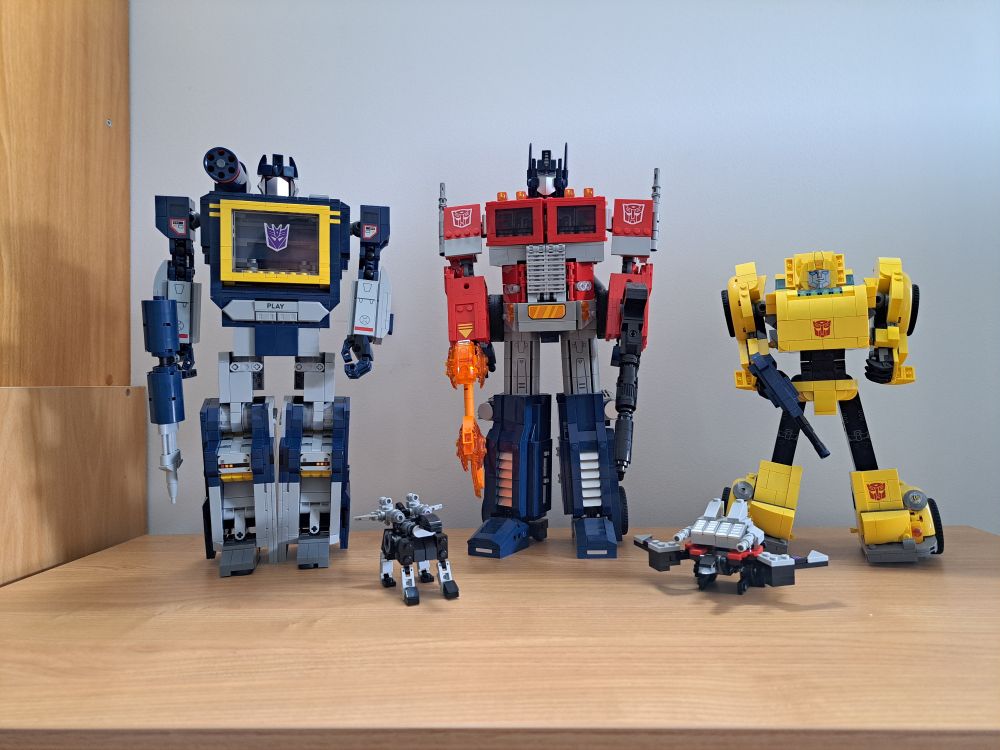 Optimus Prime, Bumblebee, Soundwave, Lazerbeak and Ravage. Lego original sets

I have an expensive addiction