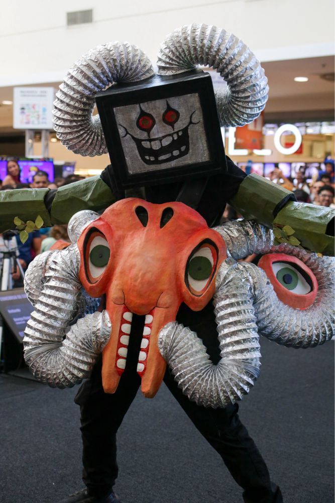 Omega Flowey de Undertale fazendo pose ameaçadora