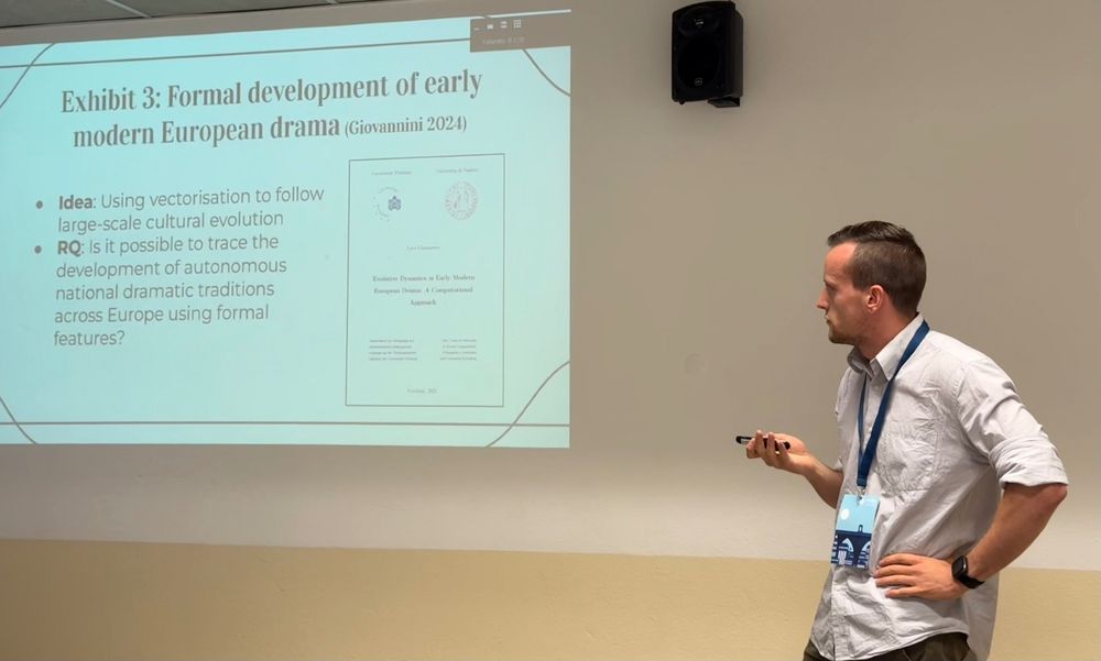 Luca presenting his PhD thesis as one of the three exhibits to Operationalizing Dramatic Texts