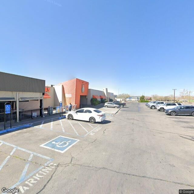 Enjoy world famous wings and a great beer selection at Hooters of San Mateo. Eat-in or carryout, the best food in New Mexico can always be found right in Albuquerque. Daily happy hour specials, drink specials and craft beer on tap.