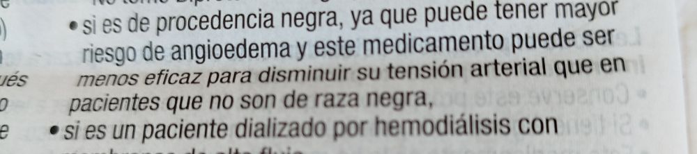 Imagen del prospecto de un medicamento donde explica que si alguien es de procedencia negra puede tener mayor riesgo de angiodema al tomarlo. Al final usa la expresión "pacientes que no son de raza negra".