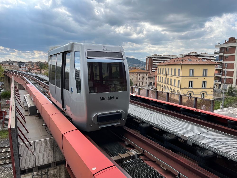A Perugia MinIMetro pod arriving at the central station stop.