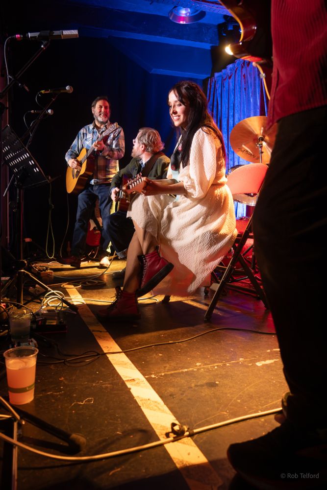 Peter Peter Bruntnell, Danny George Wilson, Hannah White