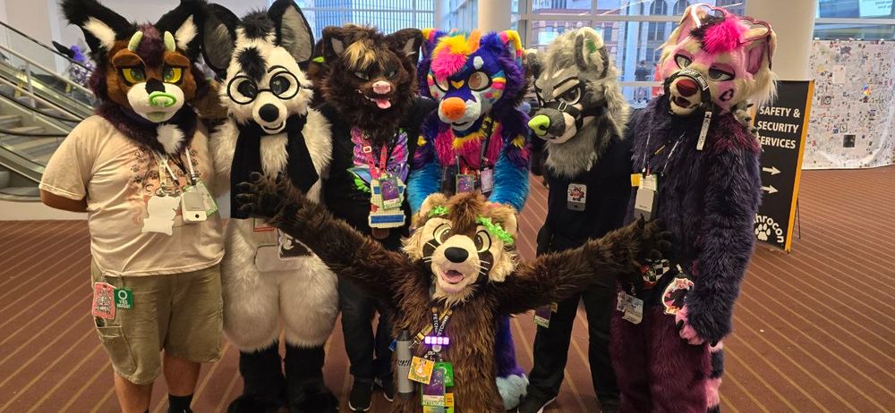 Tbh I don't even remember having this pic taken. But Marf, Oakhup, and Faz on last right three. 