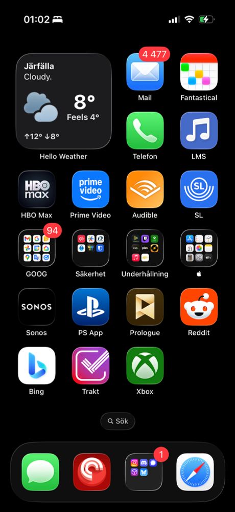 My normal looking Home Screen on iOS 26