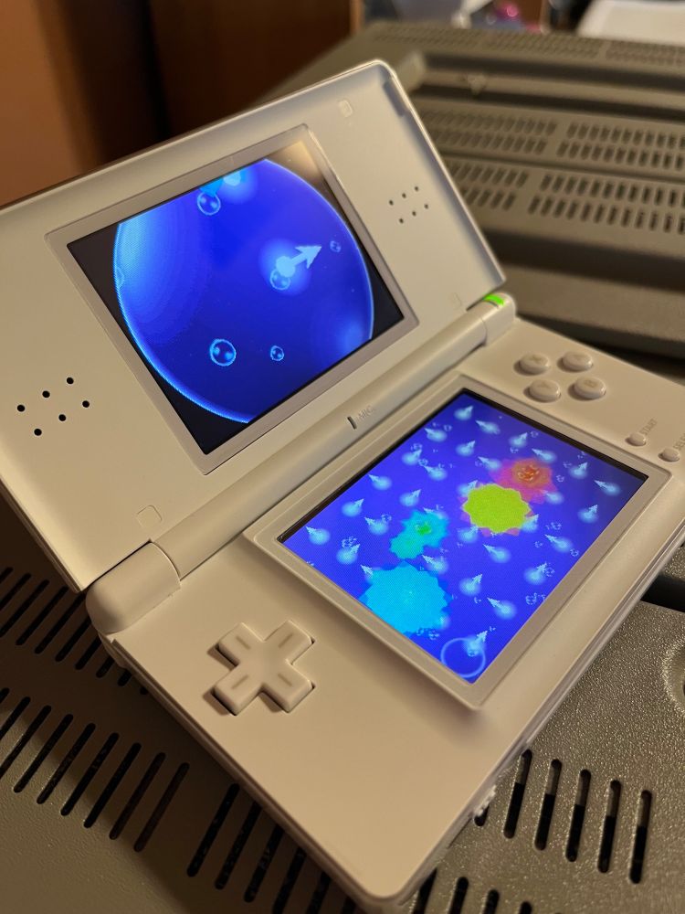 electroplankton on a white nintendo ds lite