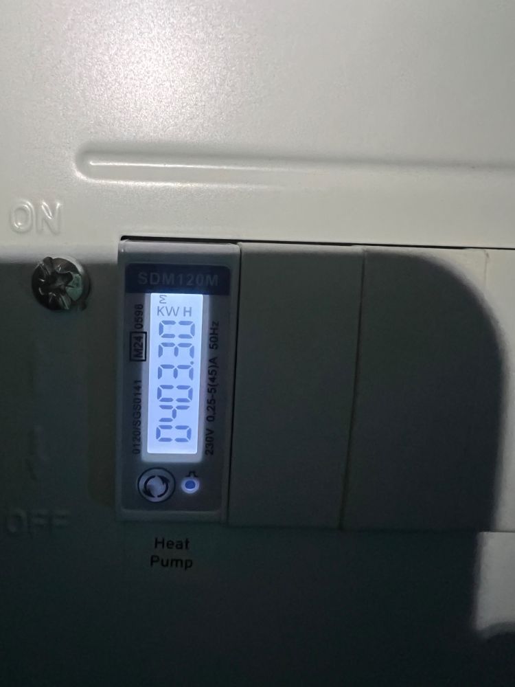 Heat pump electricity monitor