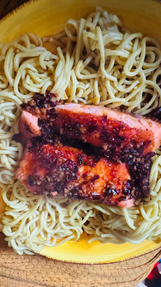 Sweet chilli salmon in a honey and lime sauce. Noodles, also. 