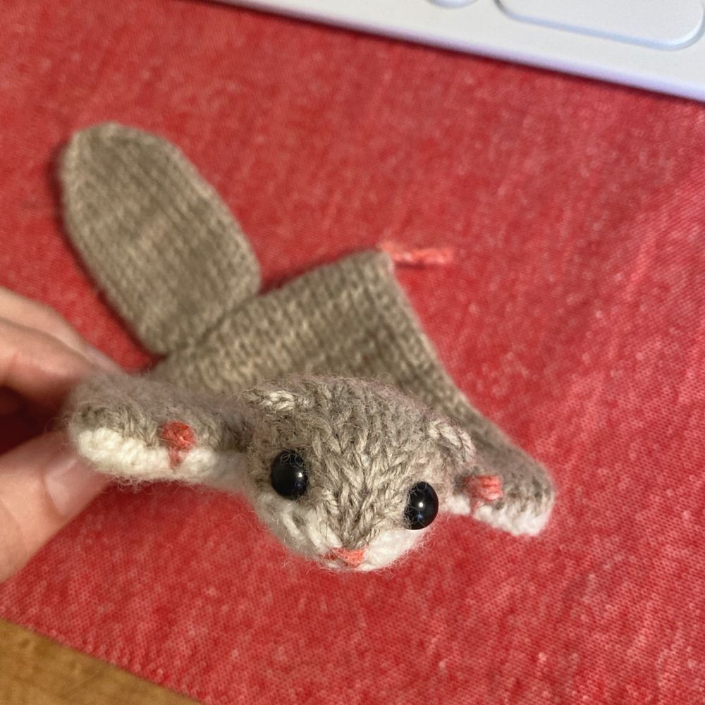 モモンガの編みぐるみ