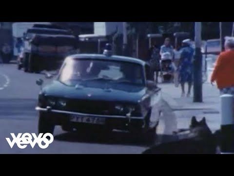 The Clash - (White Man) in Hammersmith Palais (Official Video)