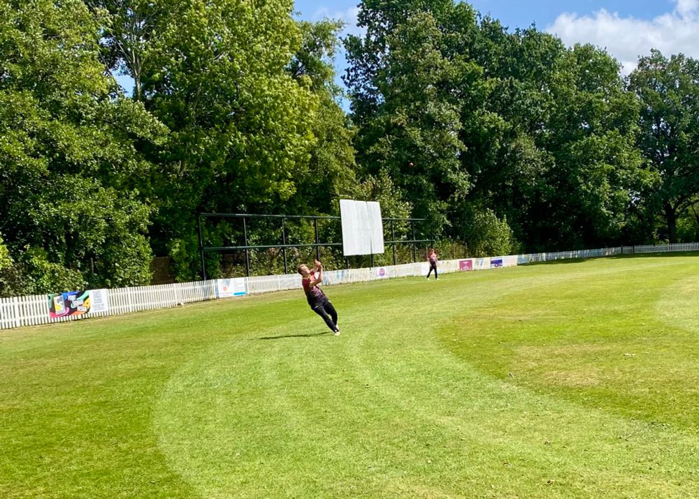 Dewi Thomas catch