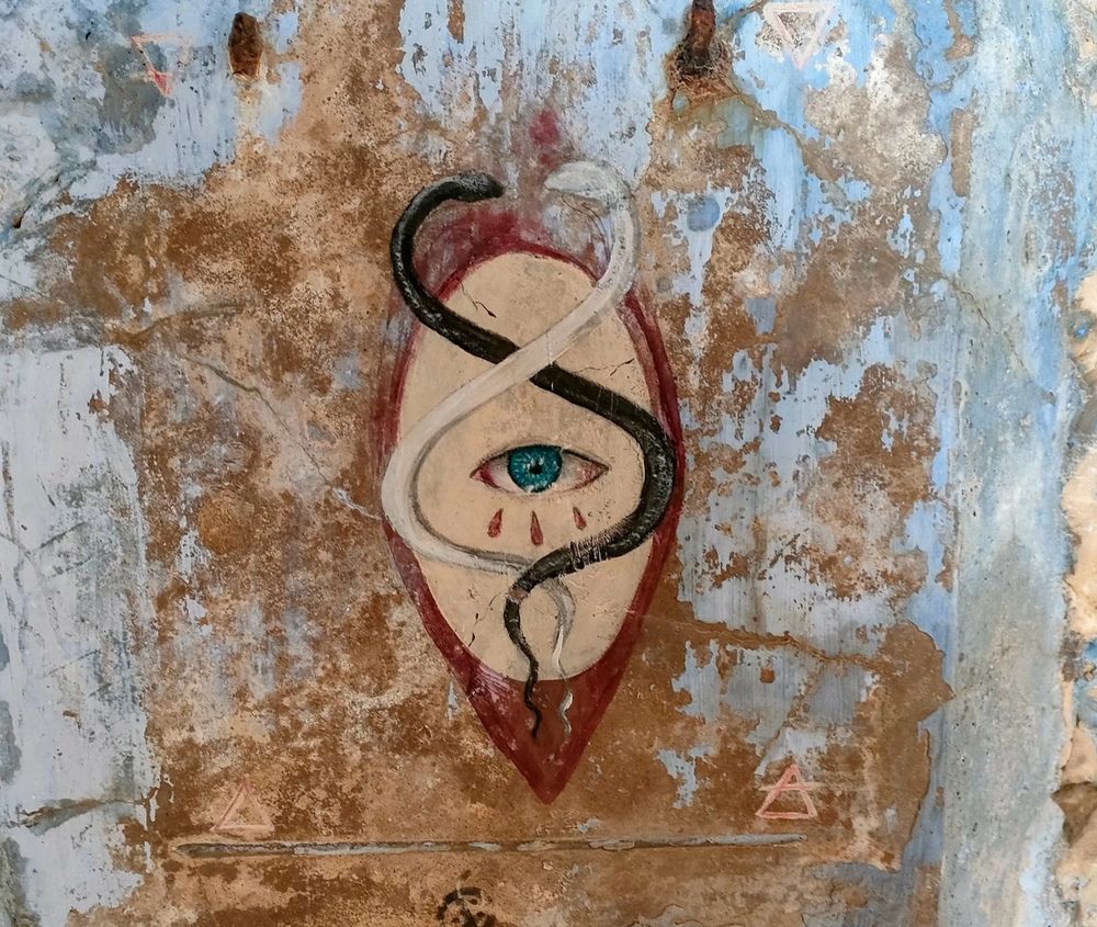 .photo d'un dessin pris en photo sur l'île du frioul à marseille. photo (c) e.walsh / dessin (c) samectoplasm