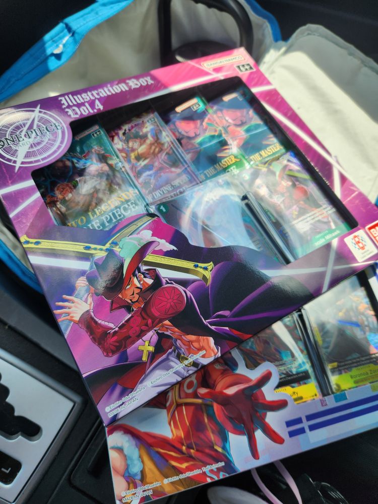 picture of ine piece illustration boxes 3 and 4, featuring Luffy and Mihawk 