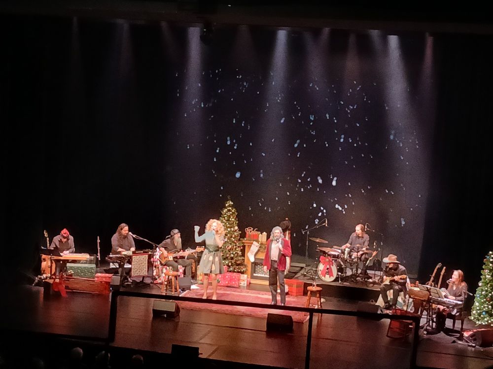 Kenny and Dolly impersonators at the Fredericton Playhouse