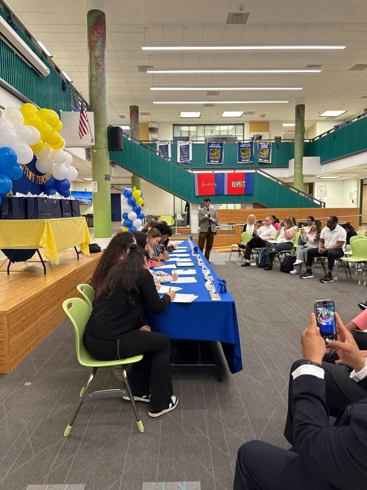 Today, we proudly celebrated Future Teachers Signing Day with a collaboration between HR and Arlington Career Center. 12 passionate students are set to join Arlington Public Schools as full-time Teachers after university. We’re dedicated to shaping the future of education! 🎉📚