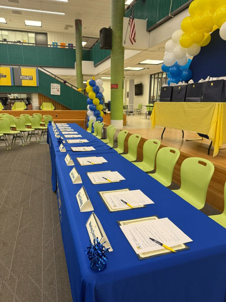 Today, we proudly celebrated Future Teachers Signing Day with a collaboration between HR and Arlington Career Center. 12 passionate students are set to join Arlington Public Schools as full-time Teachers after university. We’re dedicated to shaping the future of education! 🎉📚