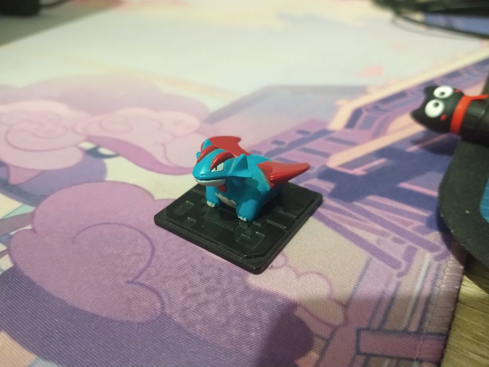 Small gachapon toy figure of the pokemon salamence