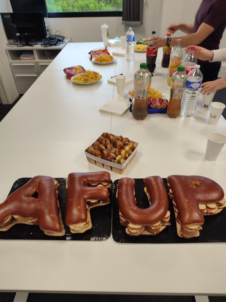 Une photo de moricettes décrivant les lettres AFUP