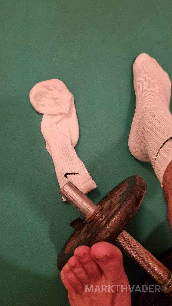 Markthvader's feet and socks after a workout at the gym