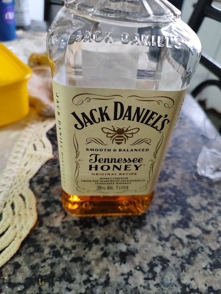 UMA GARRAFA DE JACK DANIELS