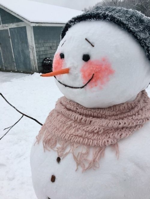 Blushing snowman