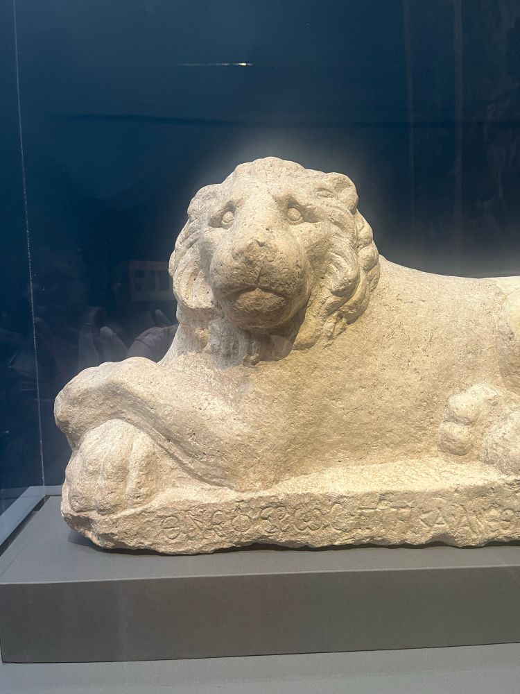 Reclining lion, 2nd-3rd century CE Limestone