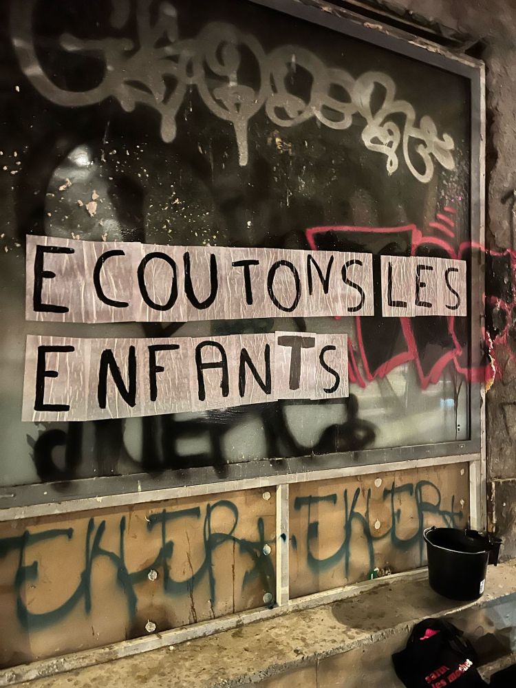 Collage : écoutons les enfants 