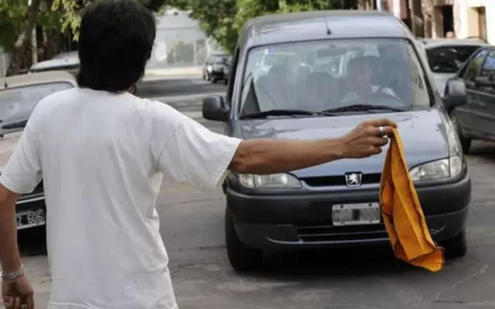 Un barrabrava armó un sindicato de Trapitos en La Plata para apretar con entidad