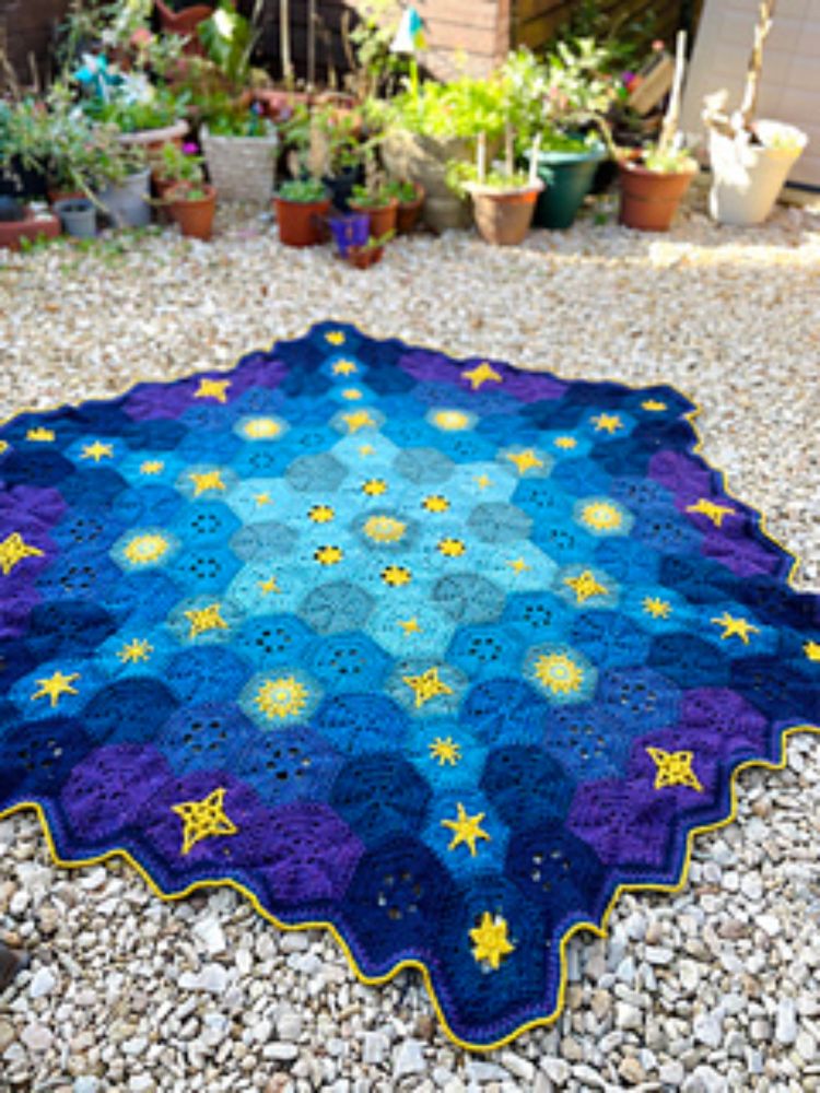 Starlite Blanket of Stars pattern by Alice Tarry