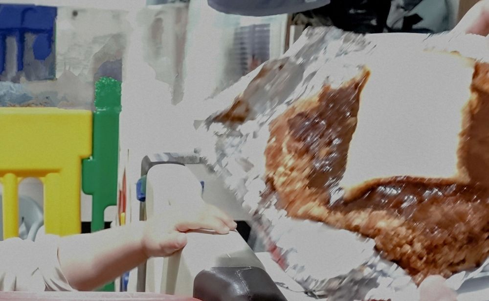 大きなカツサンドと一緒に