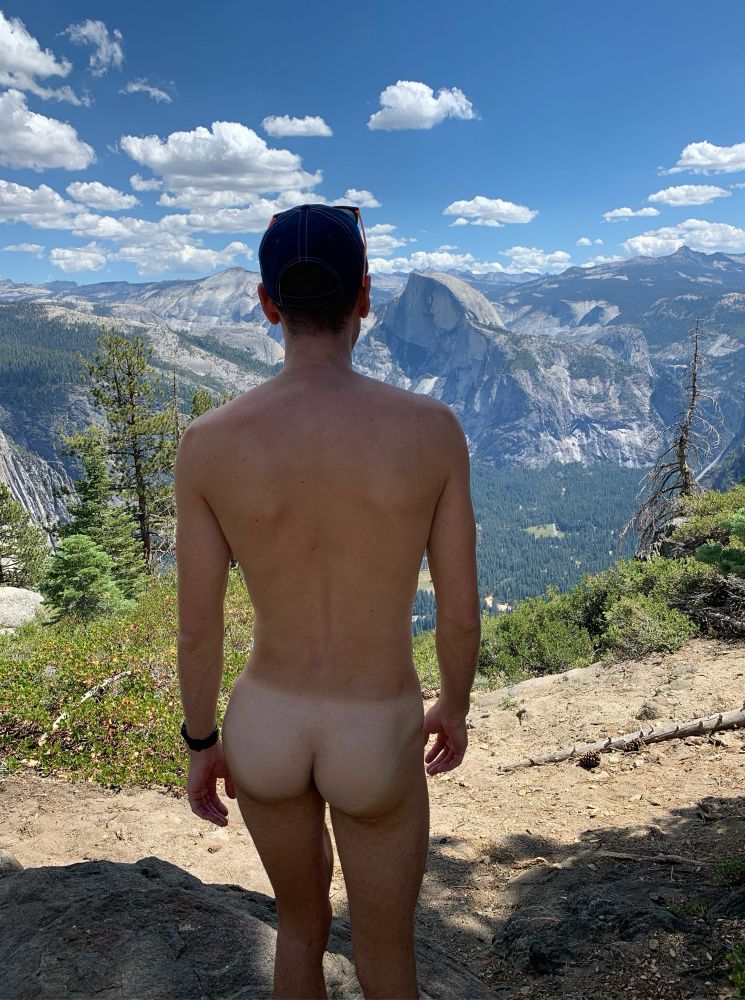 Standing over Yosemite Valley with ass shown