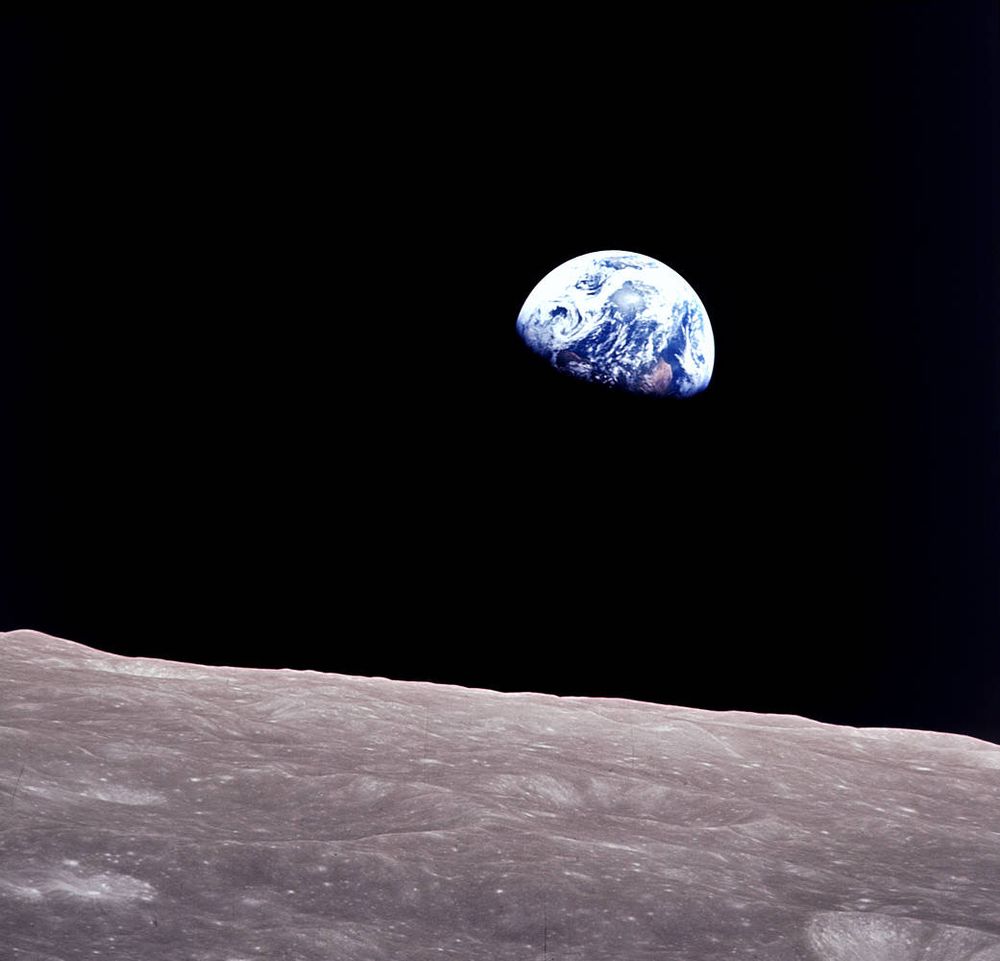 Earthrise photo
View of earth from the moon