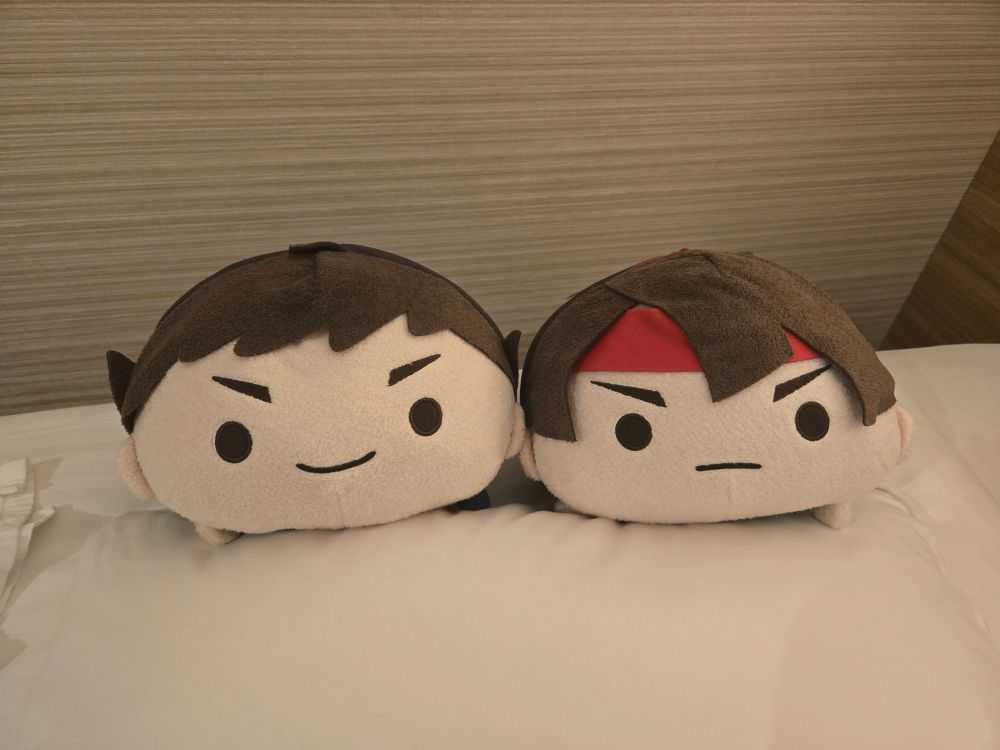 A photo of jumbo sized Ryunosuke and Kazuma tsums.