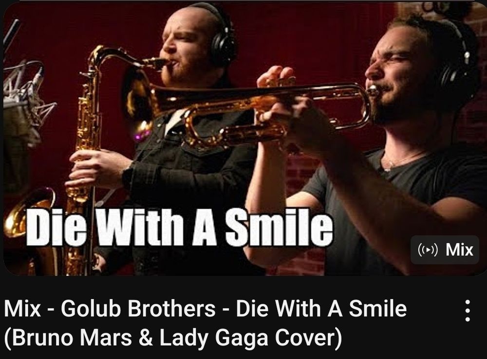 Photo miniature Die with a smile avec les musiciens en photo