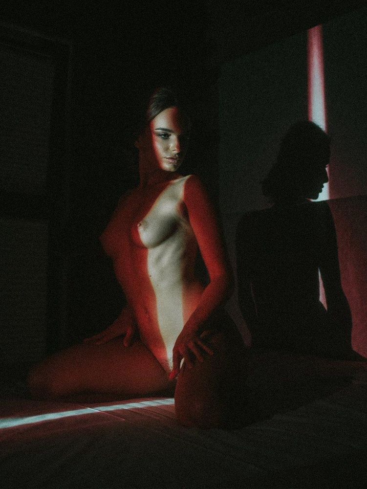Picture of a beautiful lady. Hashtags: #boudoir #fineart #fineartnude #nudeart #artisticnude #nudemodel #beautifulwoman #modeling #nudewoman #erotic #naked #nakedgirl