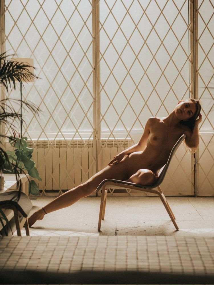 Picture of a beautiful lady. Hashtags: #boudoir #fineart #fineartnude #nudeart #artisticnude #nudemodel #beautifulwoman #modeling #nudewoman #erotic #naked #nakedgirl