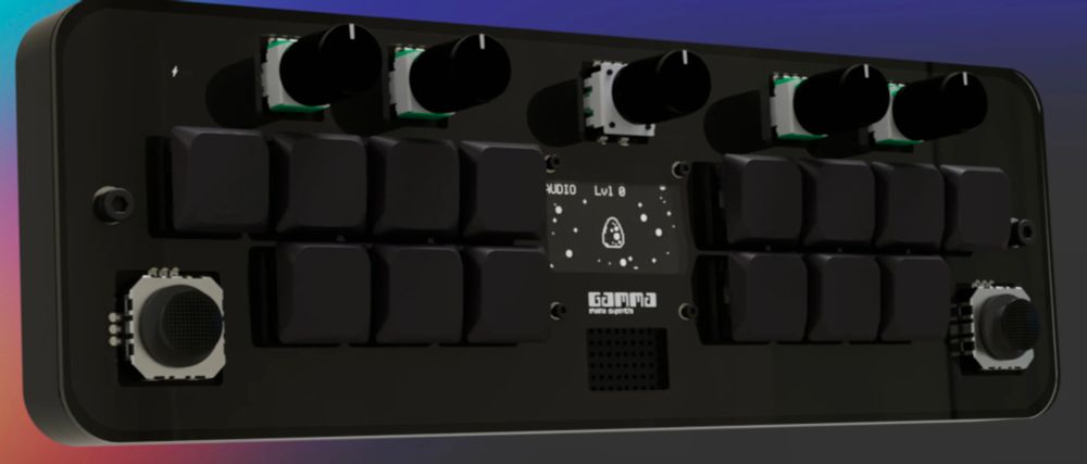 Gamma synth with keyboard keys and some knobs