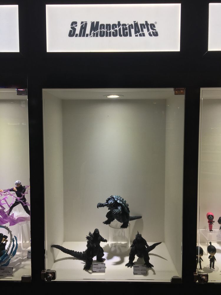 반다이 몬스터아츠 샘플 전시 모습
