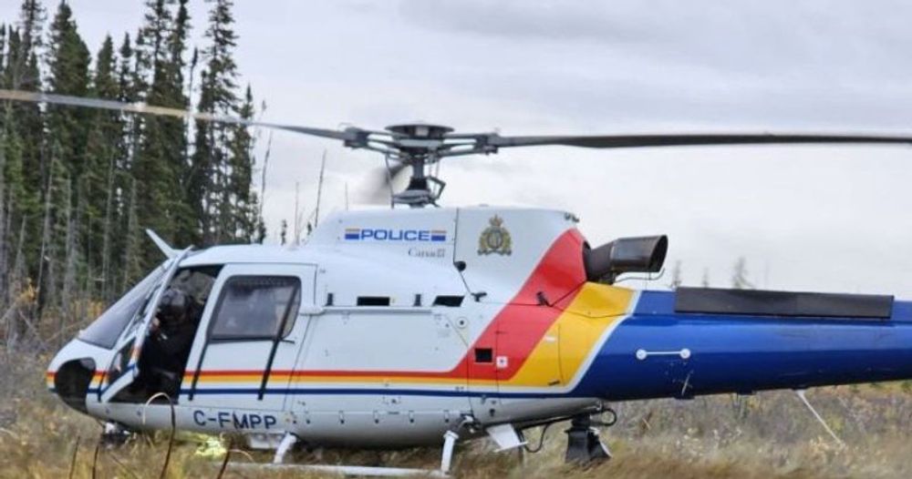 RCMP use helicopter to rescue stranded trapper in northern Alberta - Edmonton | Globalnews.ca