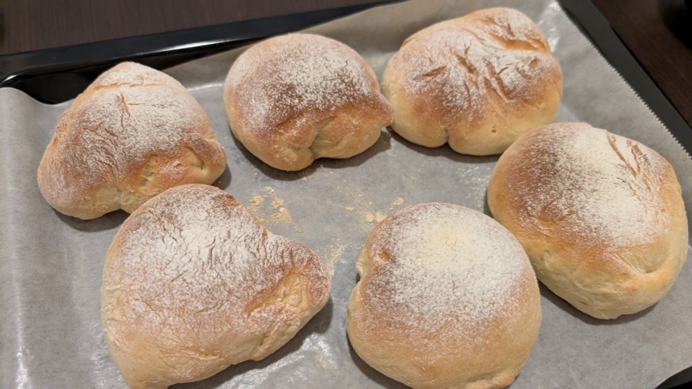 焼いたあとのカリカリパンたち