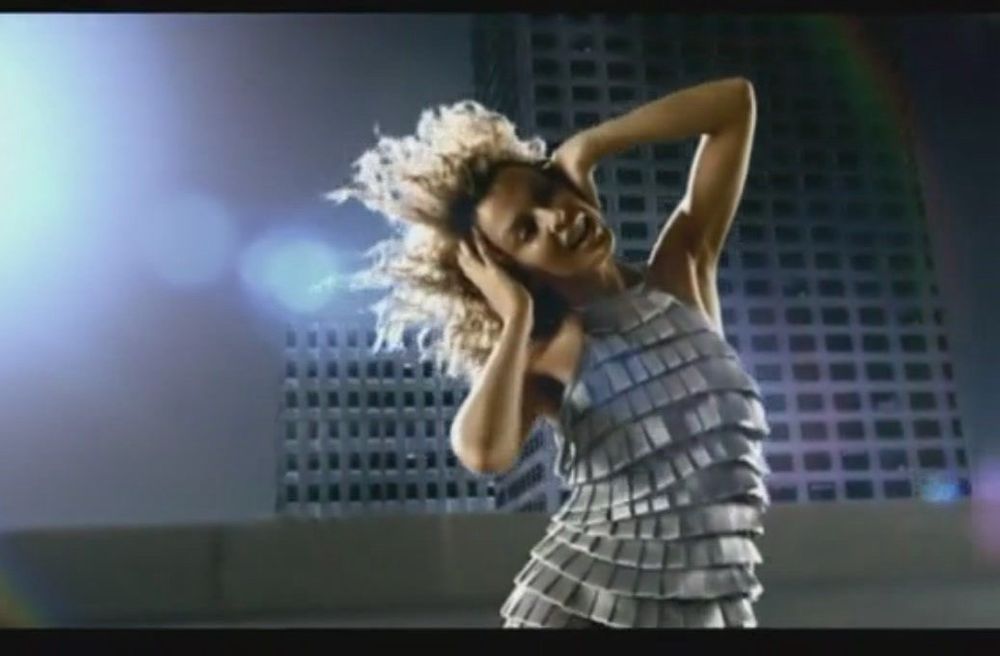 Still image from Kylie’s CGYOOMH promo (2001). 